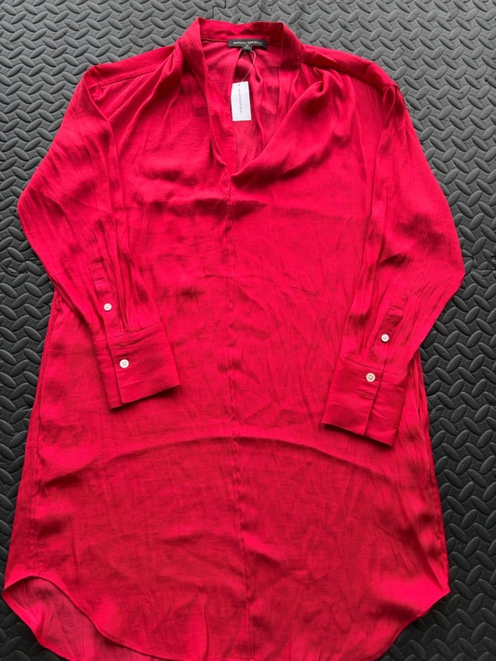 Banana Republic Petite V-Neck Tunic in Vibrant Pink-Red